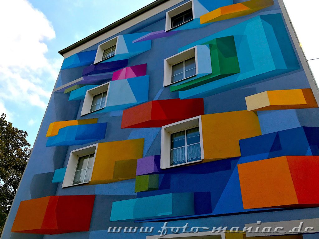 Streetart anm Giebel einer Fassade