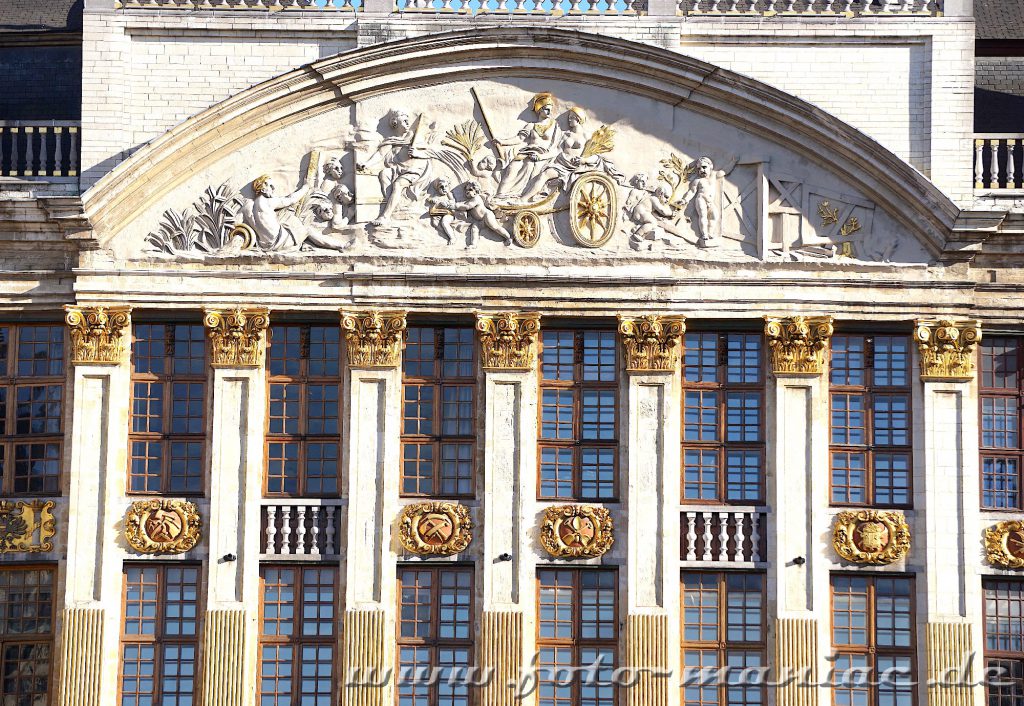 2020.04.28._Fassade auf dem Grand Place, der zu Brüssels Schokoladenseiten gehört