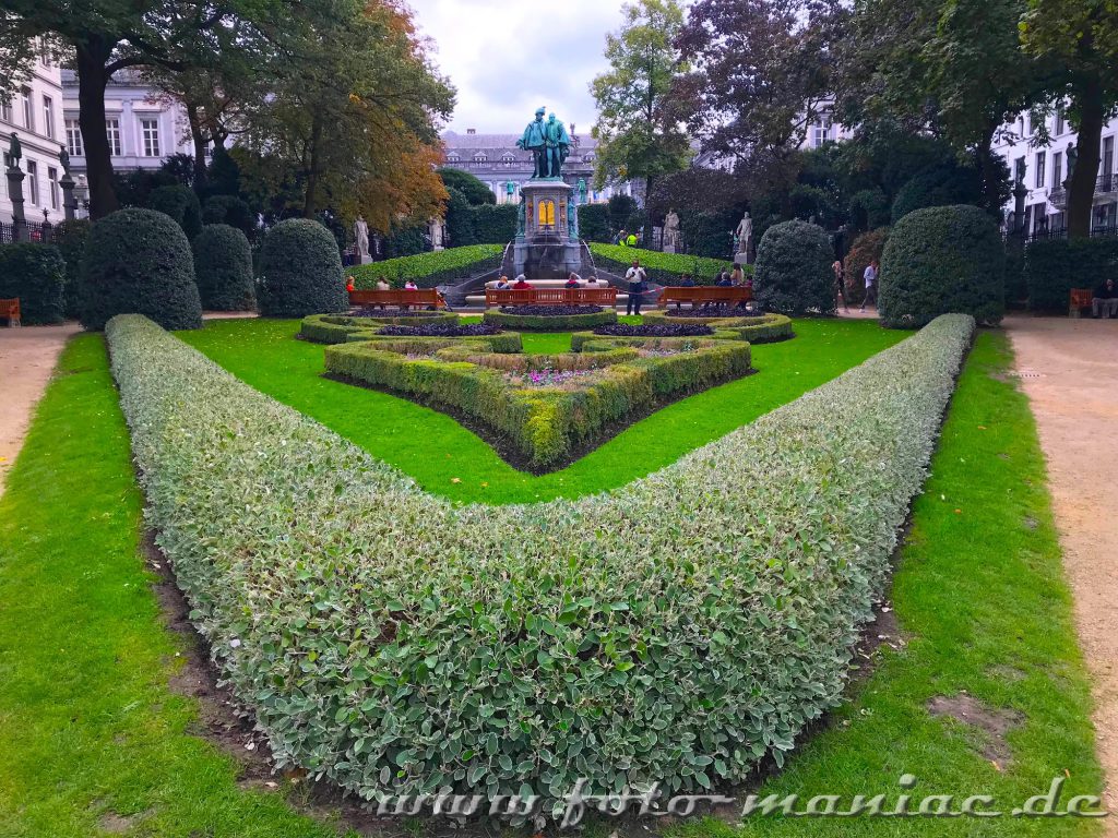 Park mit Denkmal in Brüssel