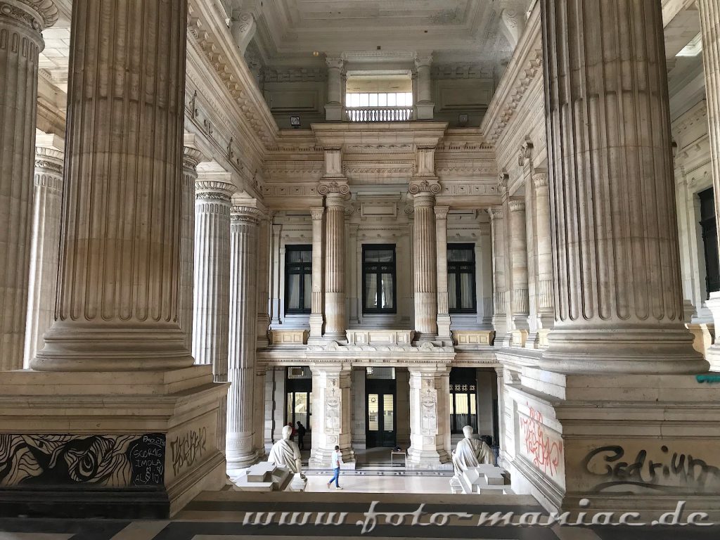 Vorhalle des Justizpalastes in Brüssel