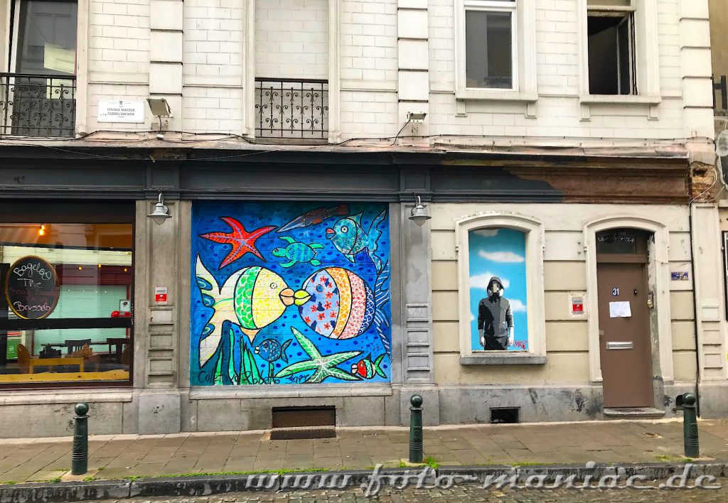 Zwei küssende Fische - Streetart zählt zu Brüssels Schokoladenseiten