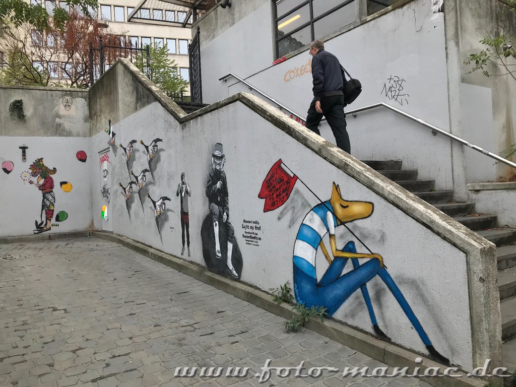 Mit Graffiti gestaltete Treppe in Brüssel