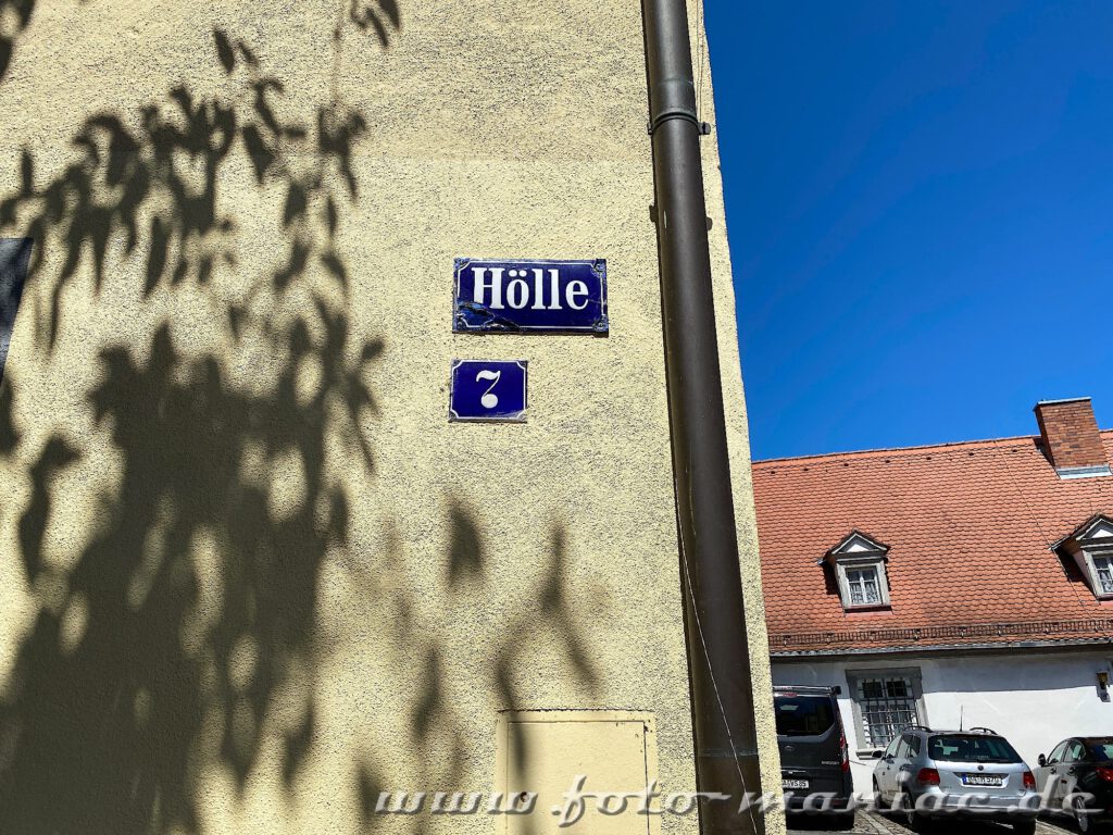 Straßenschild Hoelle beim Bummel durch Bamberg entdeckt