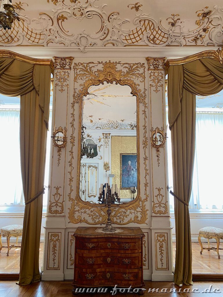 Spiegel im Goldenen Salon