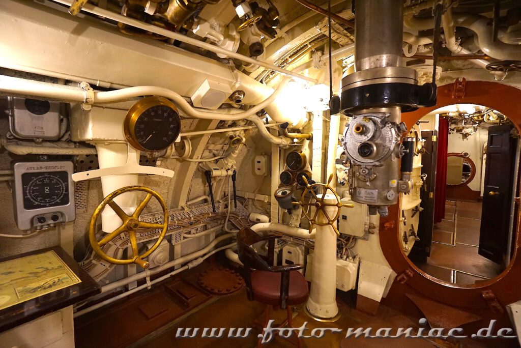 Kommandozentrale im U-Boot Lembit in Tallinn