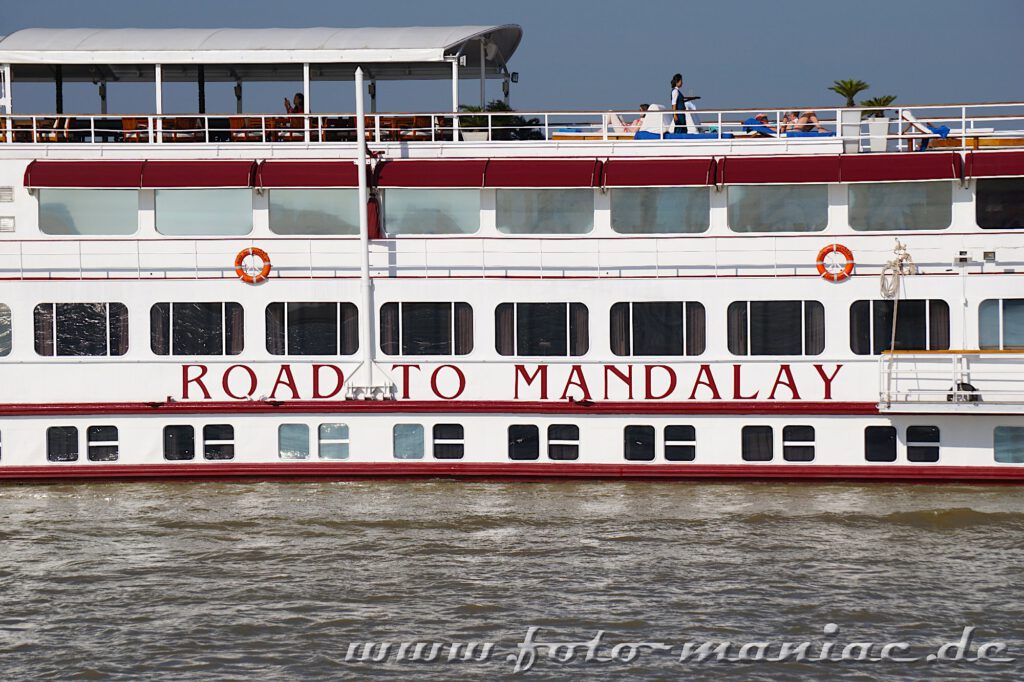 Luxusschiff Road of Mandalay auf dem Ayeyarwady