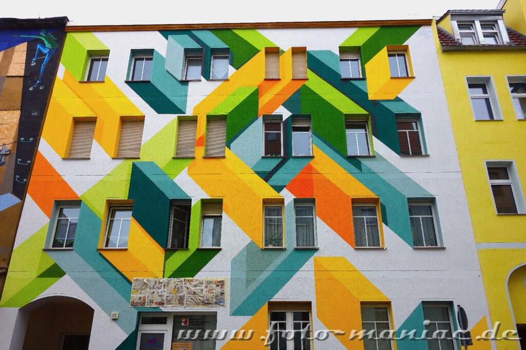 Graffiti-Fassade in 3-D-Effekt