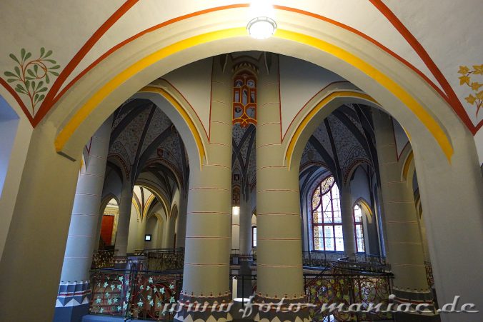 Säulen im prachtvollen Landgericht in Halle