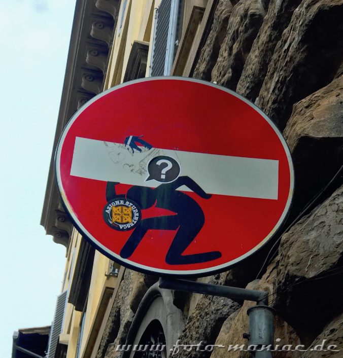 Streetart: Verkehrszeichen zum Schmunzeln