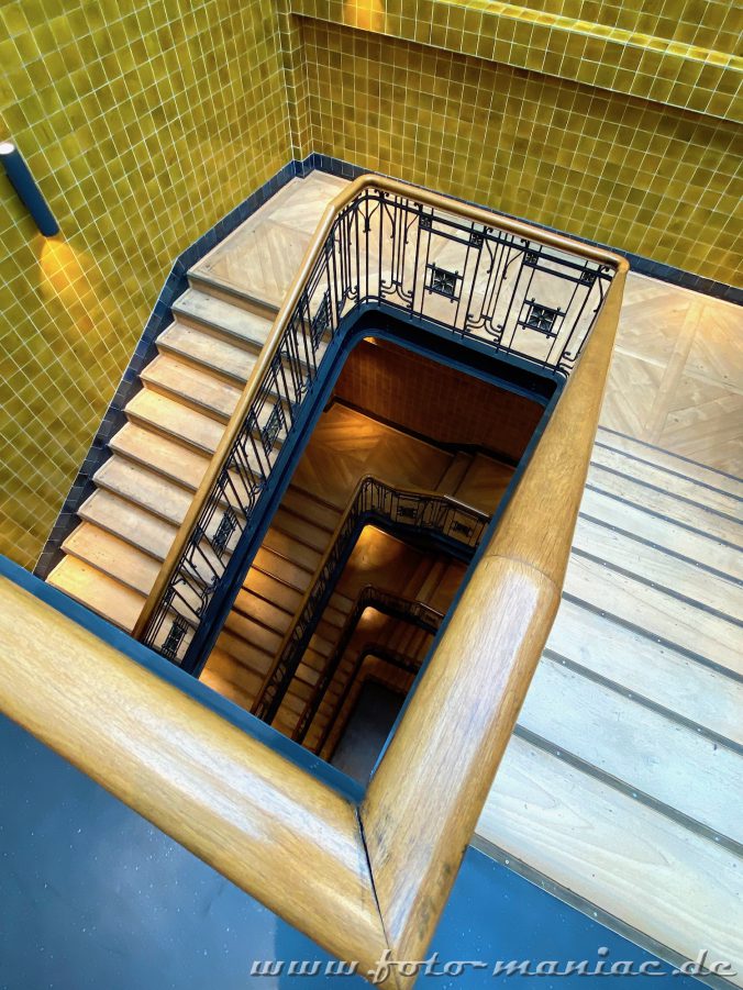 Hamburgs schöne Spiralen - Treppenaufgang im Alten Klöpperhaus