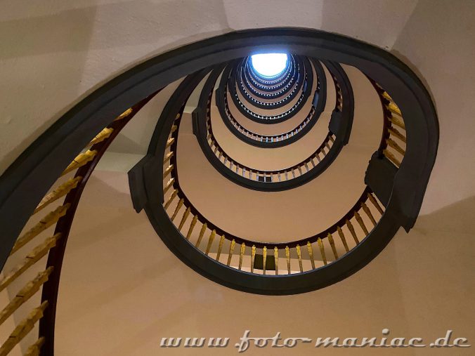 Hamburgs schöne Spiralen - Treppenhaus im Meßberghof