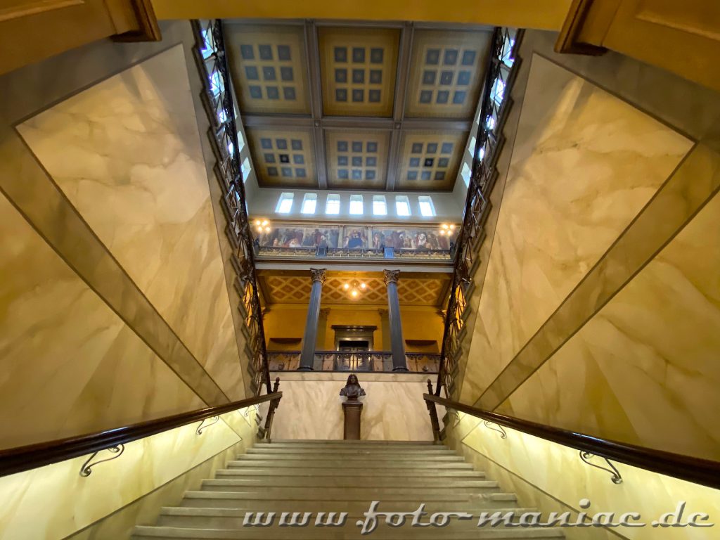Sehenswerte Treppen: Löwengebäude in Halle