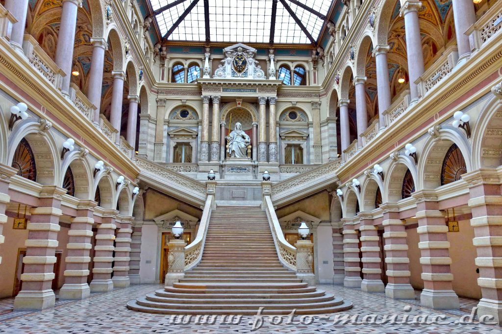Sehenswerte Treppen im Justizpalast in Wien