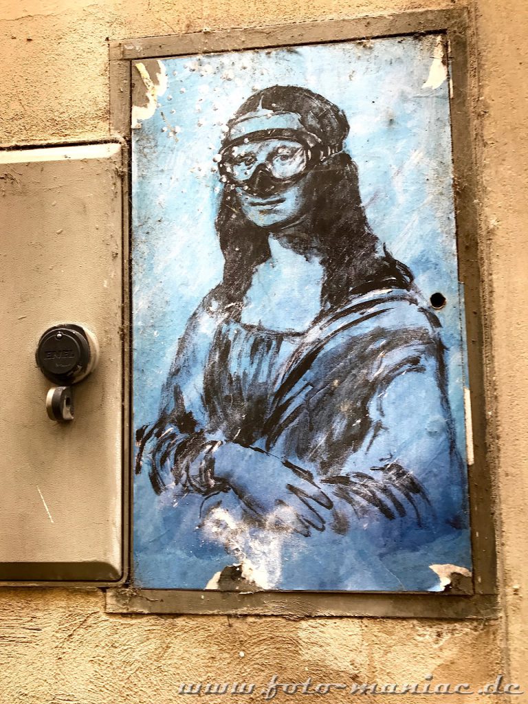 Verkehrszeichen zum Schmunzeln und Paste Ups: Mona Lisa mit Taucherbrille