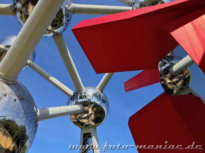 2020.04.28._ Kugeln des Atomiums in Brüssel
