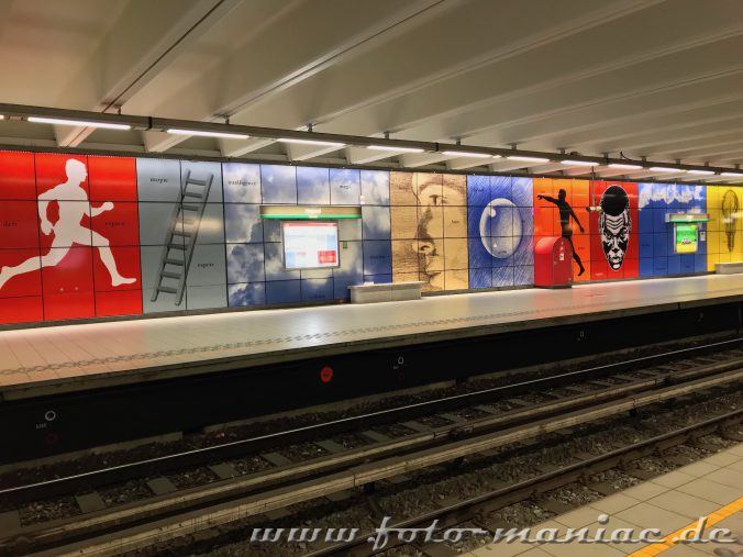 Grafiken in einer U-Bahn-Station in Brüssel