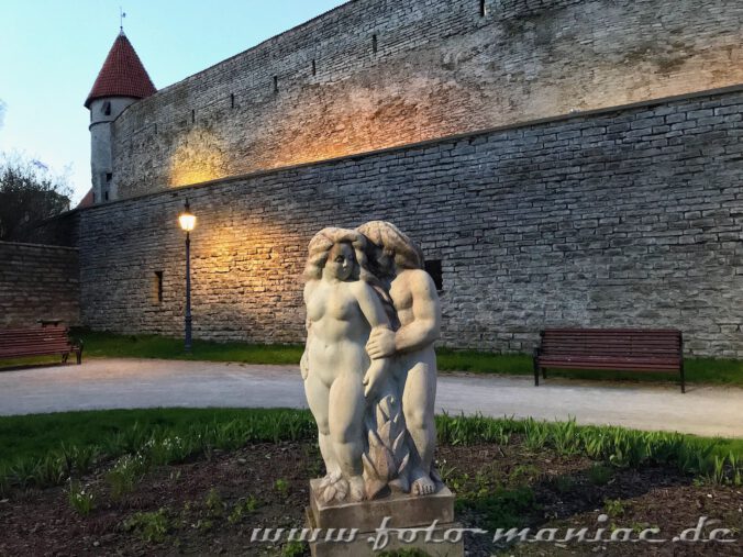 Skulpturenpaar in der Burg Tallinn