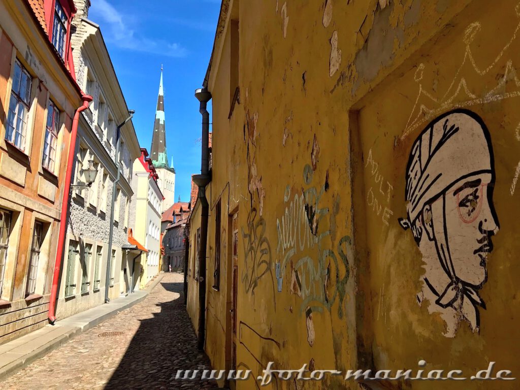 Graffiti an einer Fassade in Tallinn
