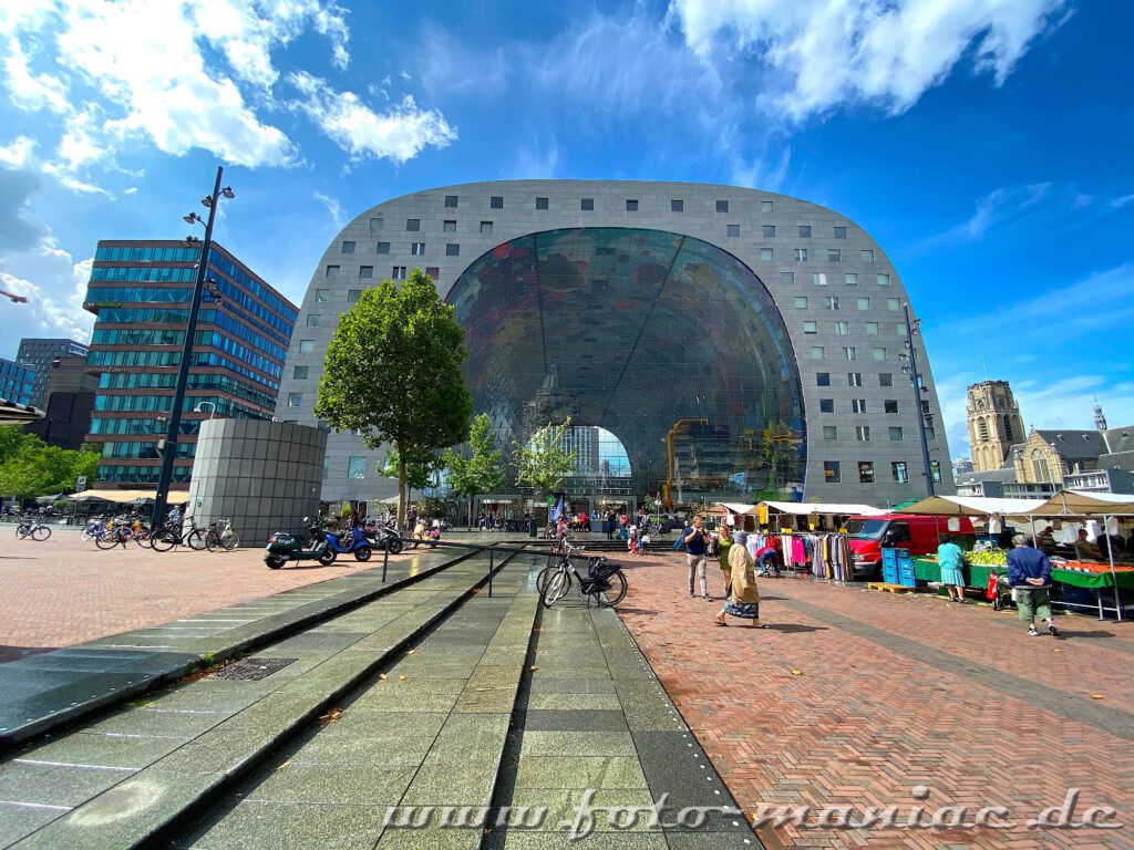 Die Markthalle - ein Beispiel für Rotterdams verrückte Architektur