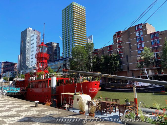 Das rote Feuerschiff - ein beliebtes Lokal in Rotterdam