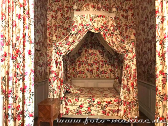 Prunkbett im majestätischen Chateau Chambord