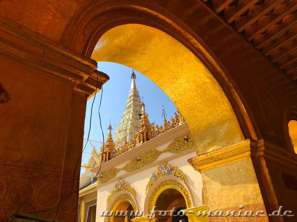 Zauber von Myanmar - Gold in der Mahagoni-Pagode 
