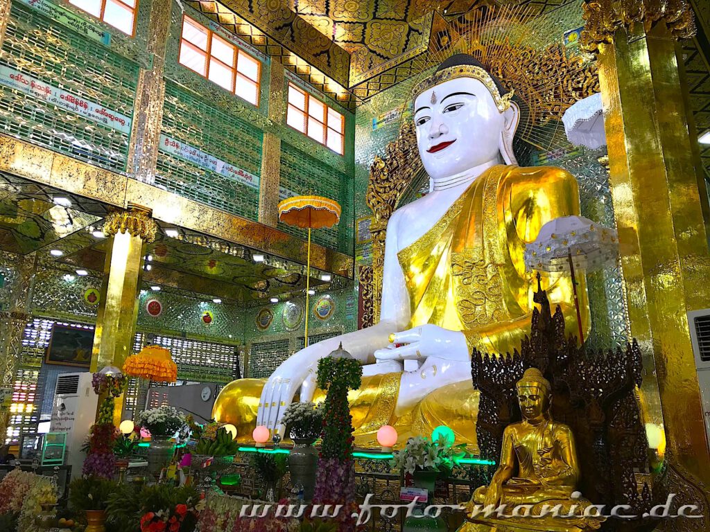 Zauber von Myanmar - überdimensionaler Buddha in der Soon U Ponya Shin Pagode 