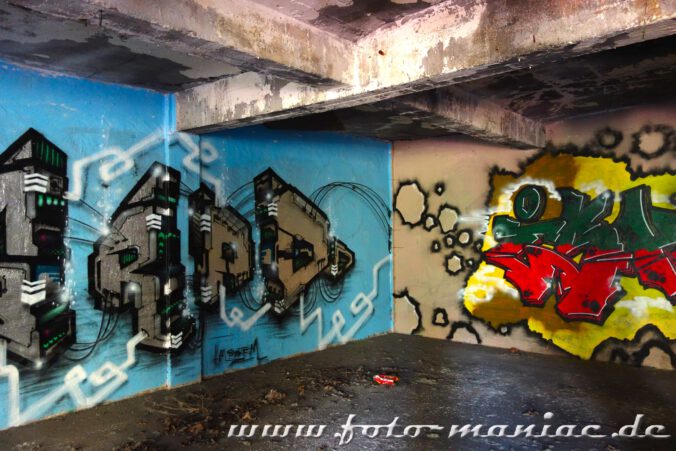 Wände mit Graffiti besprüht