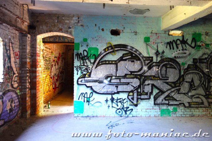 Graffito in der verlassenen Spritfabrik in Halle