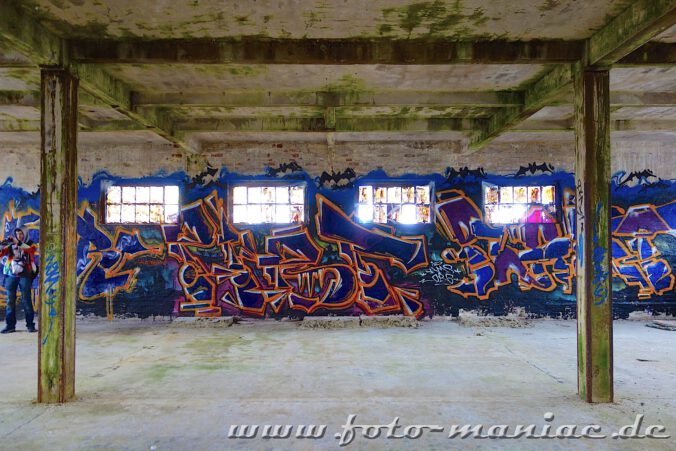 Graffiti-Wand in einer Halle