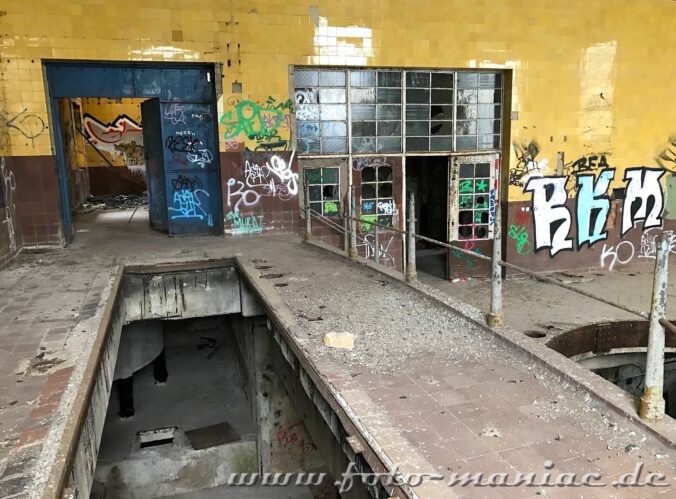 Blick in eine Produktionshalle der verlassenen Brauerei Sternburg