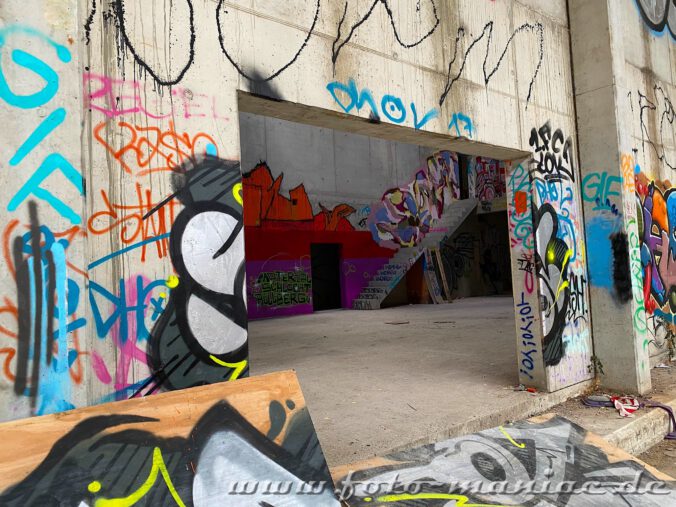 Graffiti-Wände in Turnhalle
