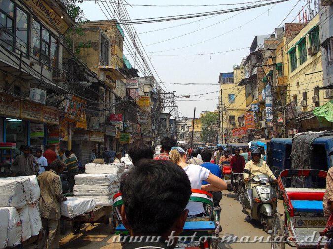 Chaotische Straßenverkehr in Delhi