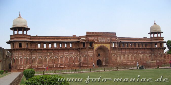 Das Rote Fort in Agra auf der Bustour durch Indien entdeckt