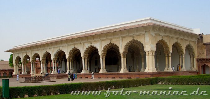 Die Audienzhalle im Roten Fort von Agra