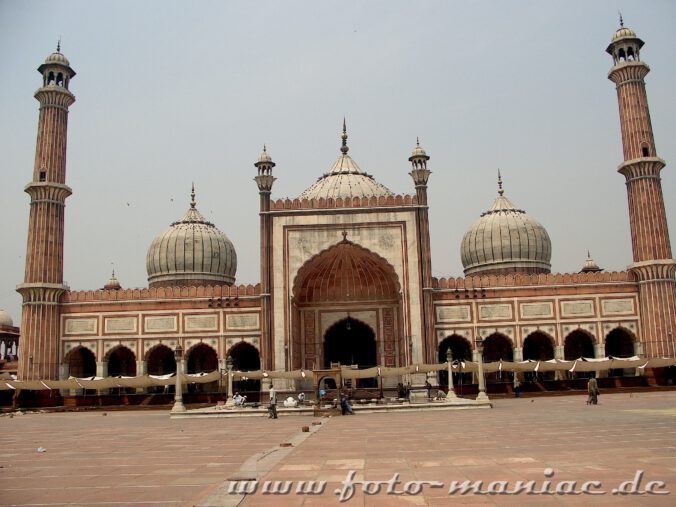 Vor Jama Masjid - die Freitagsmoschee in Delhi