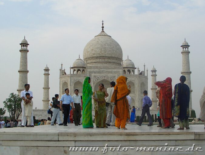 Bustour durch Indien mit Station beim Taj Mahal