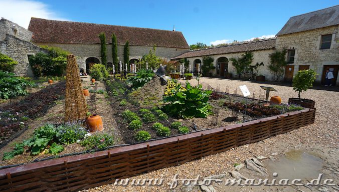 Gemüsebeete im Garten des märchenhaften Chateau Rivau