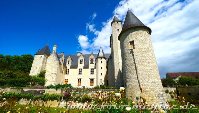 Der Zopf von Rapunzel hängt am Turm des märchenhaften Chateau Rivau