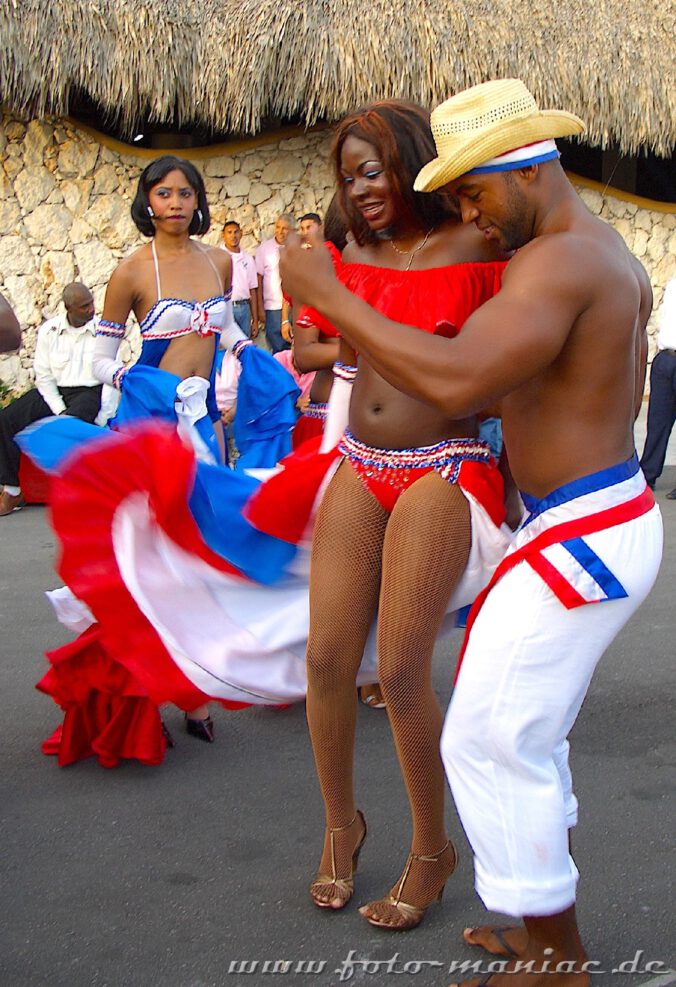 Mit einem mitreißenden Merengue werden die Gäste in Punta Cana begrüßt