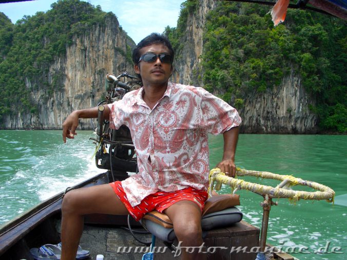 Thailands schmucke Juwelen - mit dem Longtailboot geht es auf eine einsame Insel