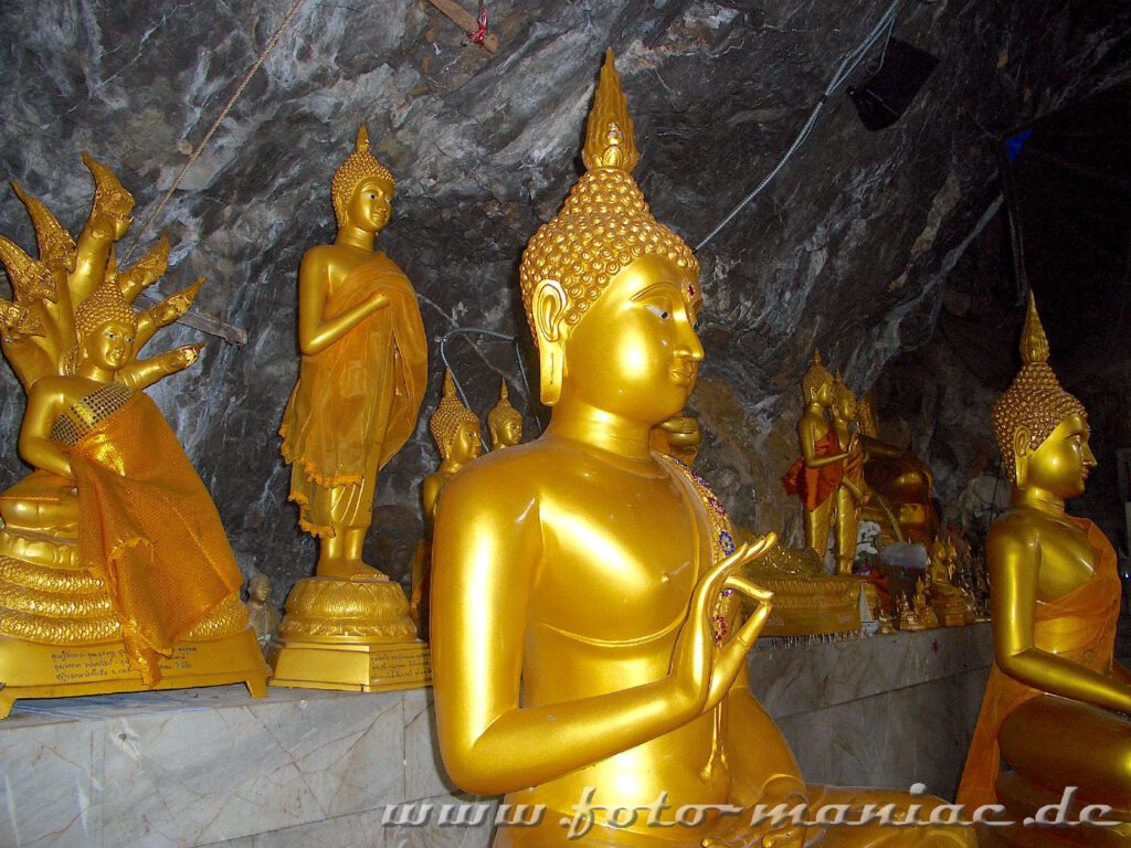 Thailands schmucke Juwelen - Buddhas zuhauf in der Tigerhöhle