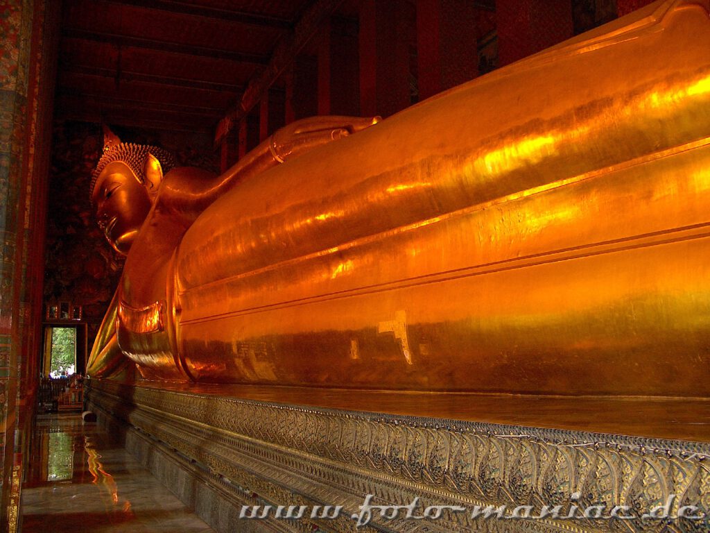 Der liegende Buddha in Wat Pho in Bangkok