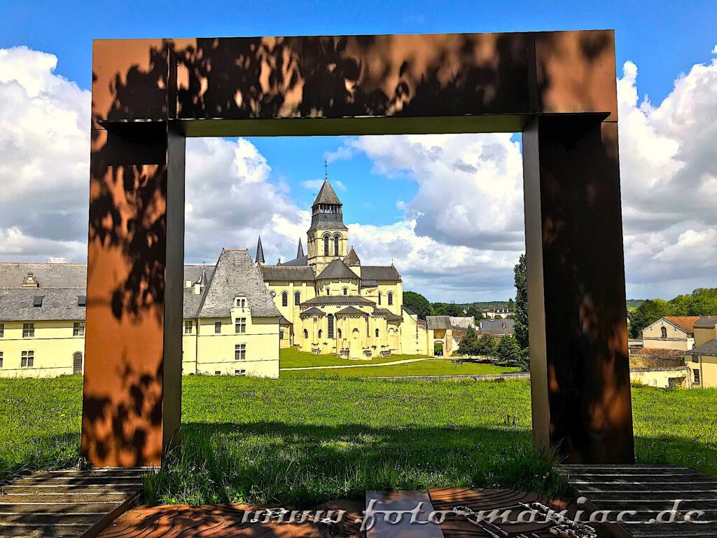 Besuch in der Abtei Fontevraud - durch einen Rahmen betrachtet