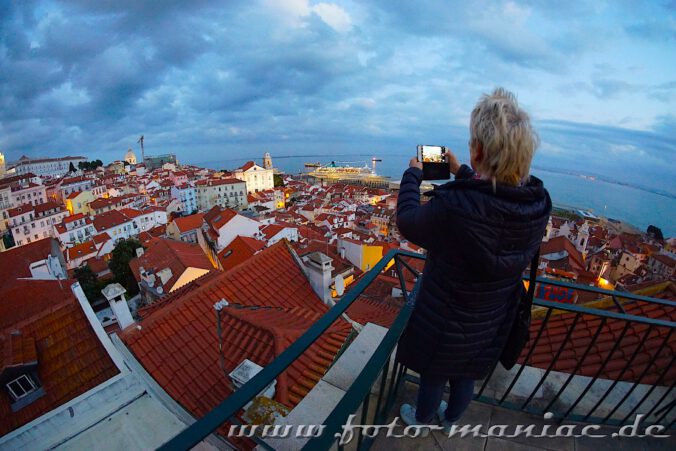 Über den Dächern von Lissabon hat man schöne Fotomotive