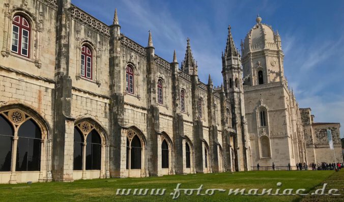 Das Jerónimos-Kloster in Lissabon mit seiner prächtigen Fassade