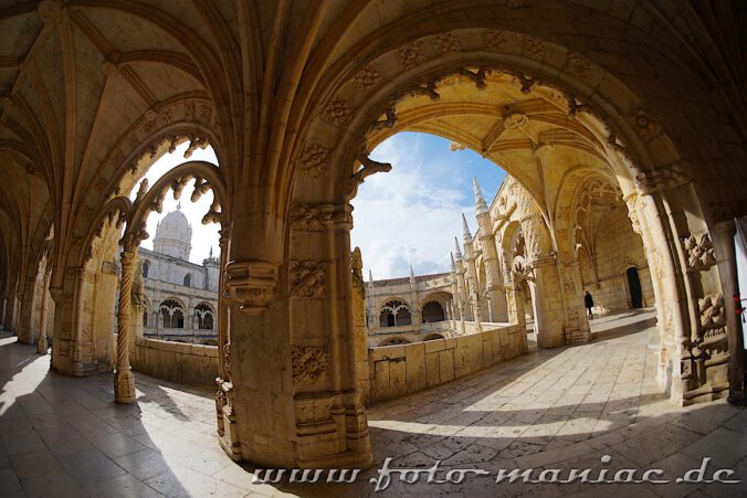 Prächtige Gewölbe im Jerónimos-Kloster in Lissabon