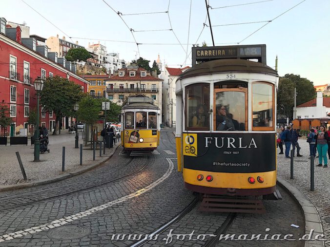 Straßenbahnen gehören zum Stadtbild von Lissabon