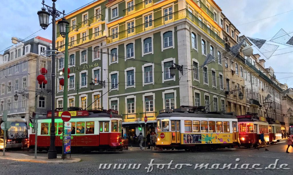 Sehenswert in Lissabon - dazu gehören die Straßenbahnen