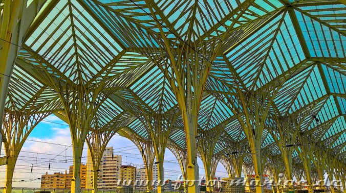 Sehenswert in Lissabon - das Dach des Oriente-Bahnhofs